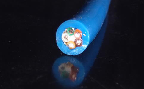 聚氨酯護套電纜具有很多優(yōu)越的性能