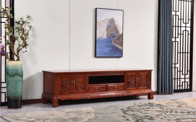 2米檀雕山水四門(mén)兩抽電視柜